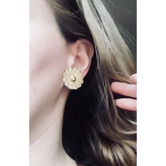 Vintage gold and iridescent round clip on earrings - Picture 3 of 8